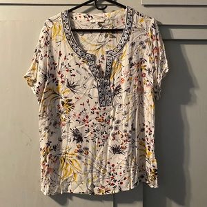 Womens blouse. Skies are blue brand. Size 1x